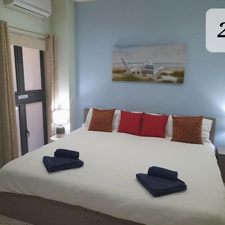 Seabreeze Holiday Guestrooms St. Paul's Bay Exteriör bild