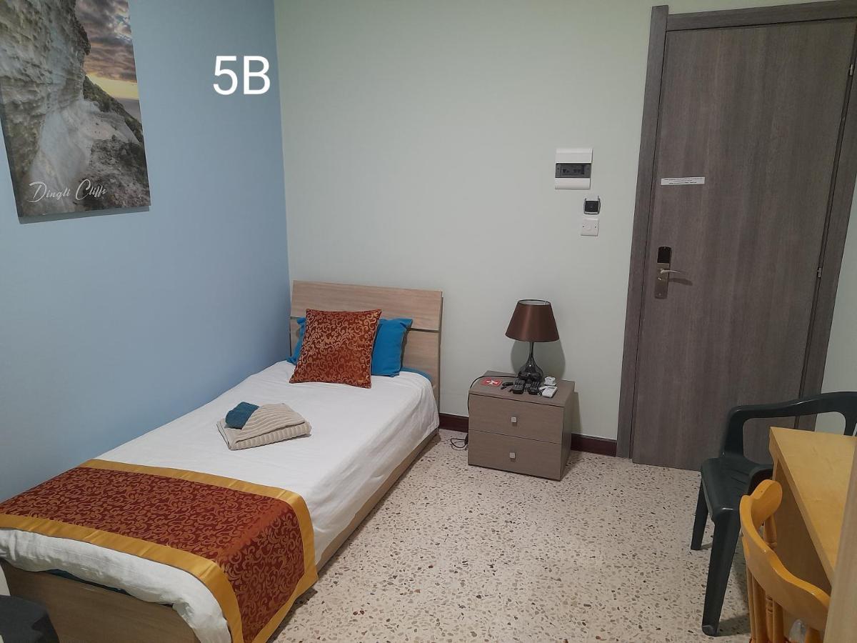 Seabreeze Holiday Guestrooms St. Paul's Bay Exteriör bild