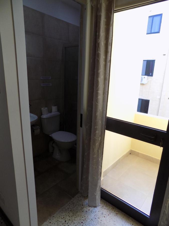 Seabreeze Holiday Guestrooms St. Paul's Bay Exteriör bild